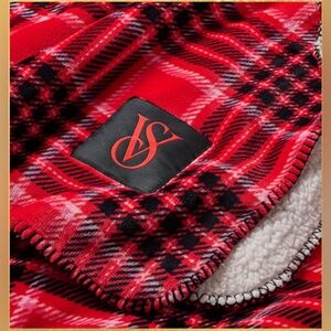 Victoria's Secret Cozy Plush Blanket Red Plaid- NWT